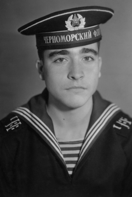 А вот и первая флотская фотография