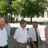 У памятника затопленным кораблям