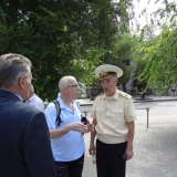 У памятника затопленным кораблям