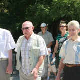 У памятника затопленным кораблям