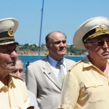 У памятника затопленным кораблям