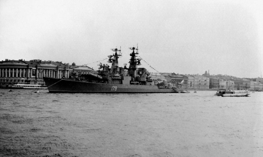 1986 год. Парад в Ленинграде  (А. Кокоулин)