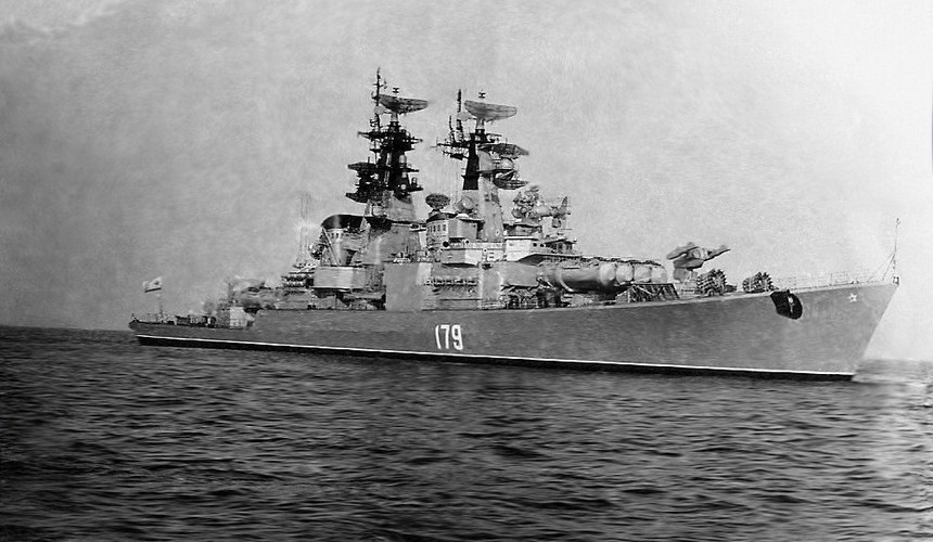 1986 год. То ли визит в Польшу, то ли в Питер на парад шли (В. Никитин)