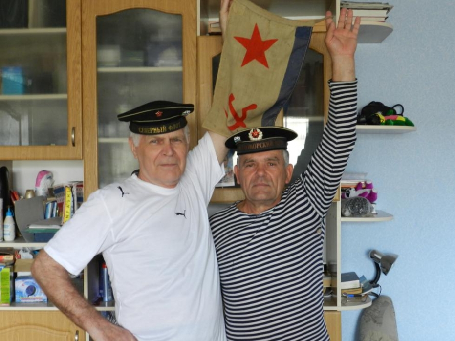 С Анатолием Черкашиным ДМБ-69, БЧ-4 в день 50-летия "Грозного"