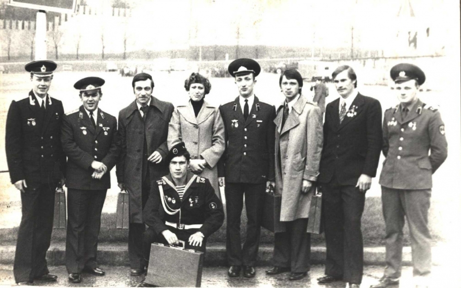 Морская пехота (к 100-летию ВЛКСМ)