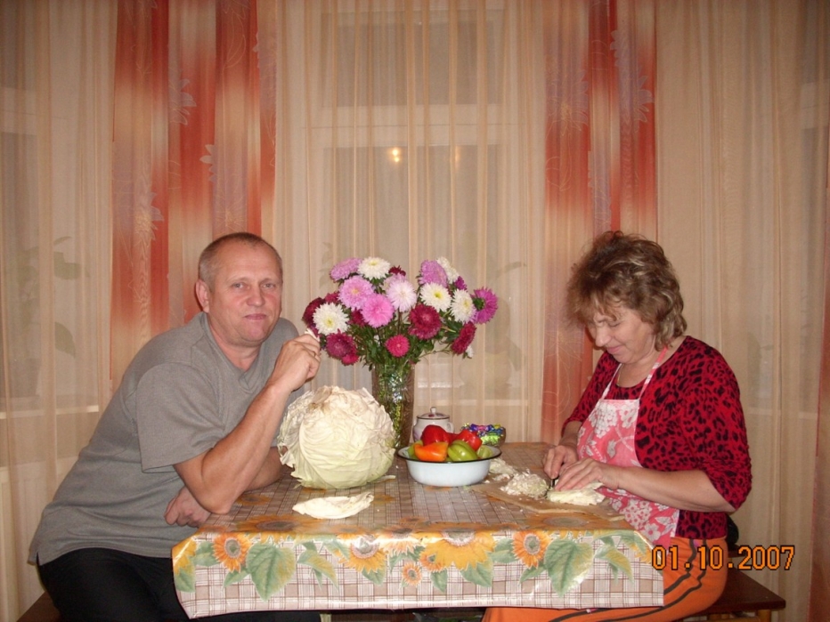 " Капуста дело хорошее, но надо и мясные продукты дома держать"
