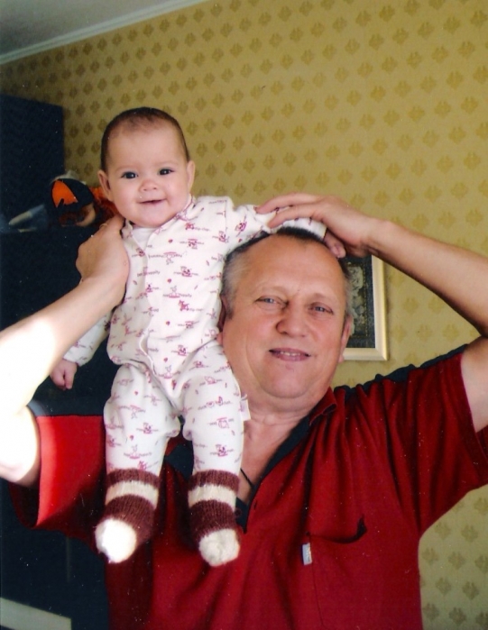 С внучкой 2009 год