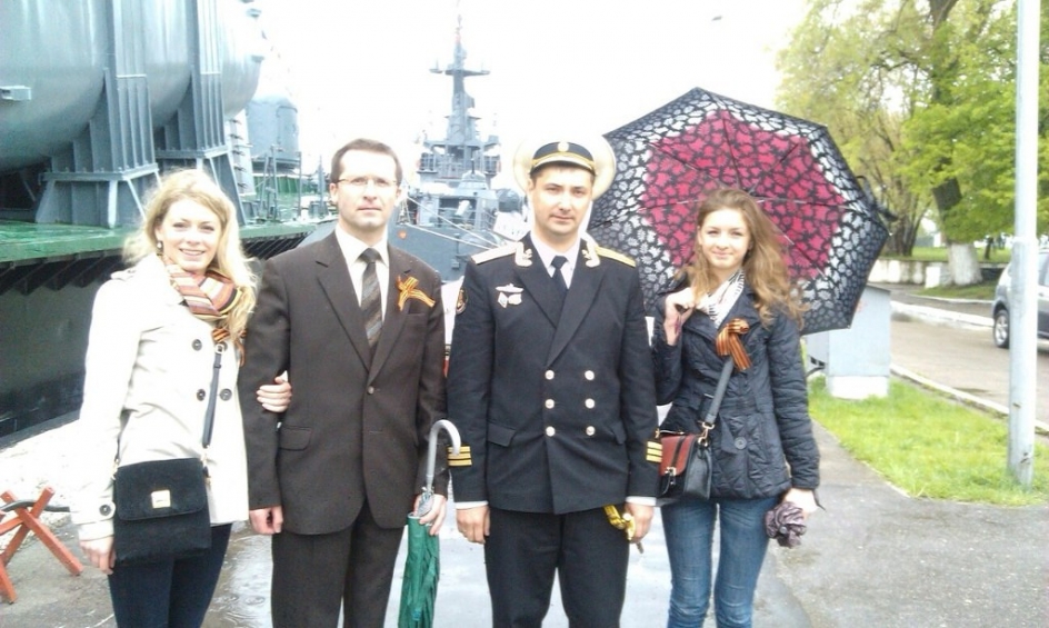 В День Победы с детьми и командиром рка "Кузнецк". 2014 год