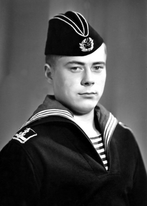 Михаил Петров