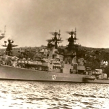 "Грозный" у стенки в Севастополе ( дома)