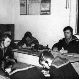 Учебка, в радиоклассе