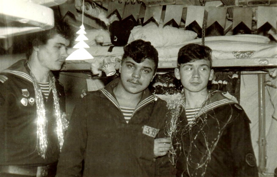 Из ДМБ-альбома