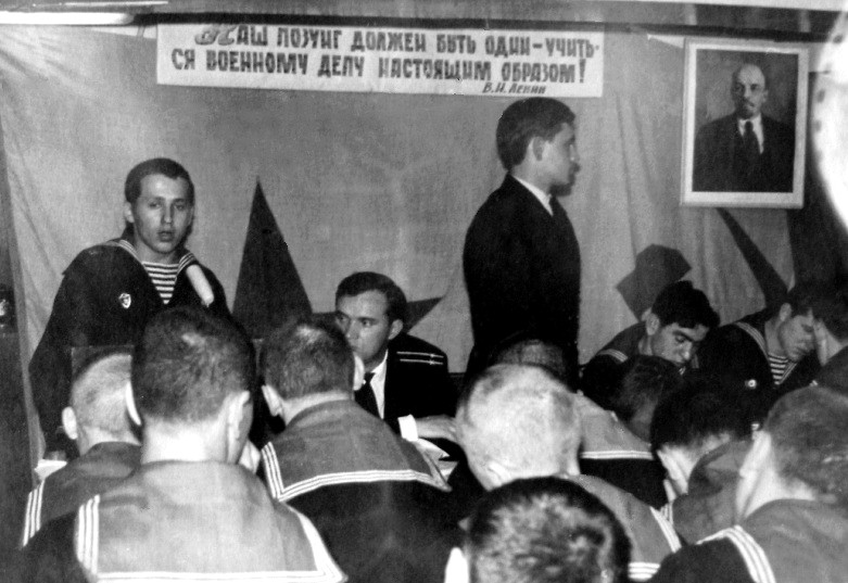 Фотографии из ДМБ-альбома