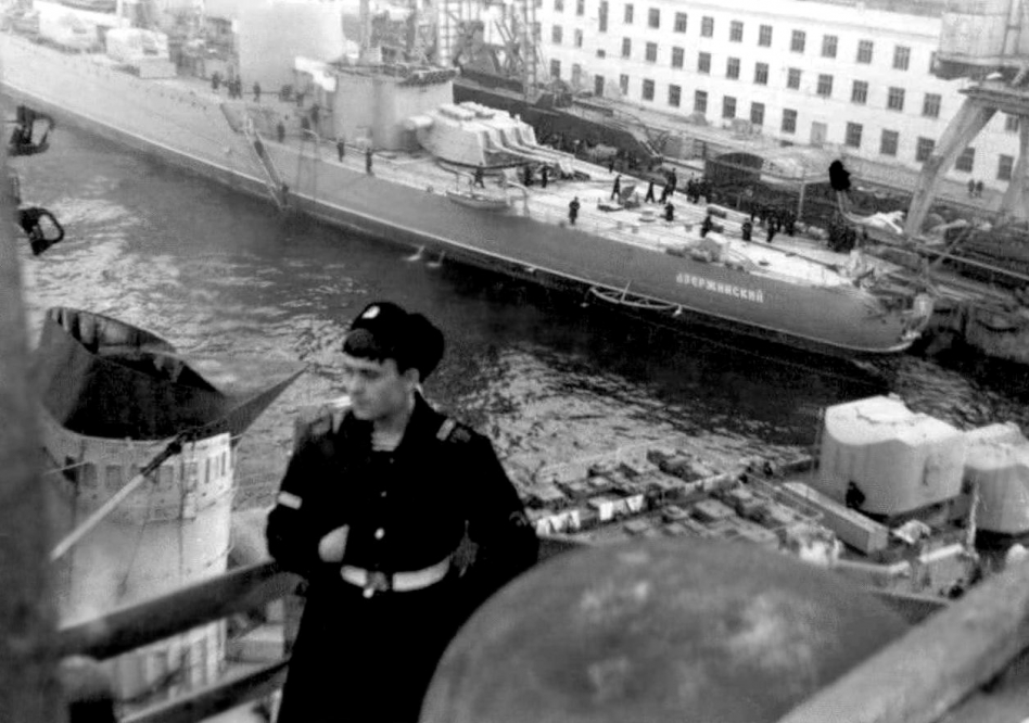 Я на "Грозном"  в заводе, 1979 год