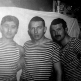 Бахтиер Исматов, Володя Фомичев и я в ПДУ кормовой машины