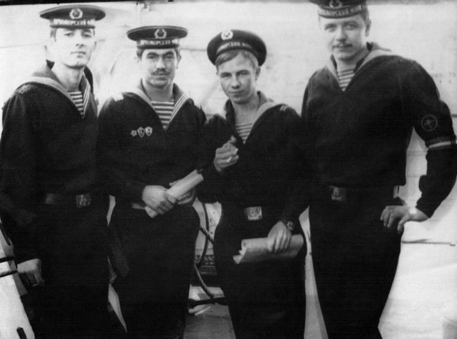 Румыны-старички Верега, Баранов, Славики слева почему то карась из БЧ5