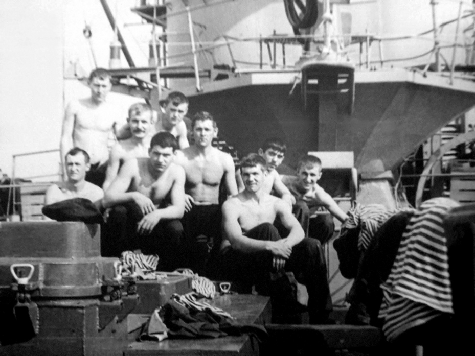 2 СБ: Олег, Андрей, Дима, Иван, Толик, Павел Морданов, Иван, Костя и я