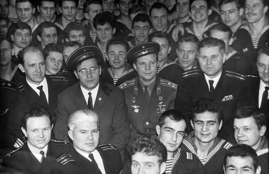 Гагарин на "Грозном"