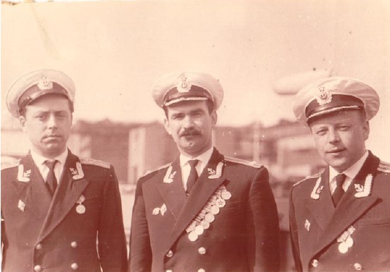 командир Т.Г- Дробот В.М, командир БЧ-5 - Сапожников Ю.И, новый командир БЧ-5 - Ушаков В.В